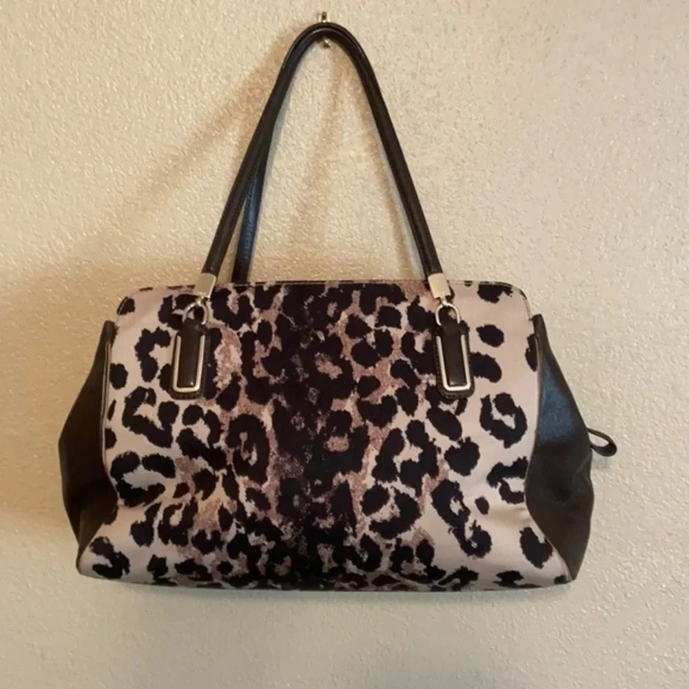 👜Gorgeous COACH bag in brown and tan leopard 👜​